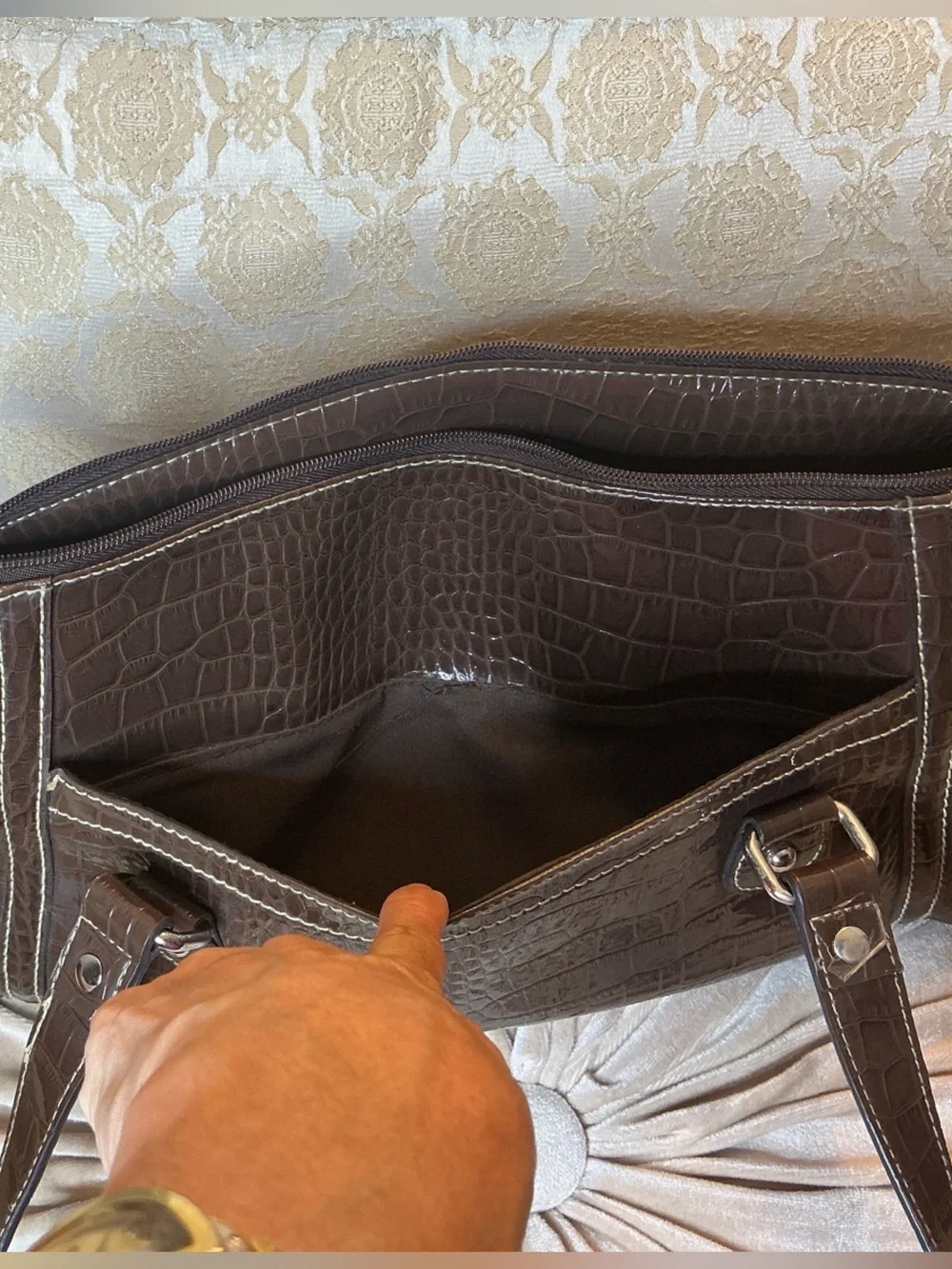 Liz Claiborne Dark Chocolate Brown Croc-Embossed Patent Shoulder Bag Y2K,mcbling